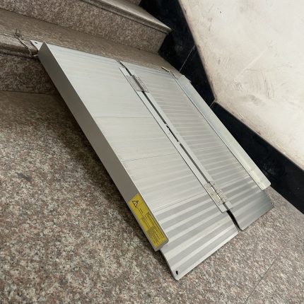 Folding aluminum slope